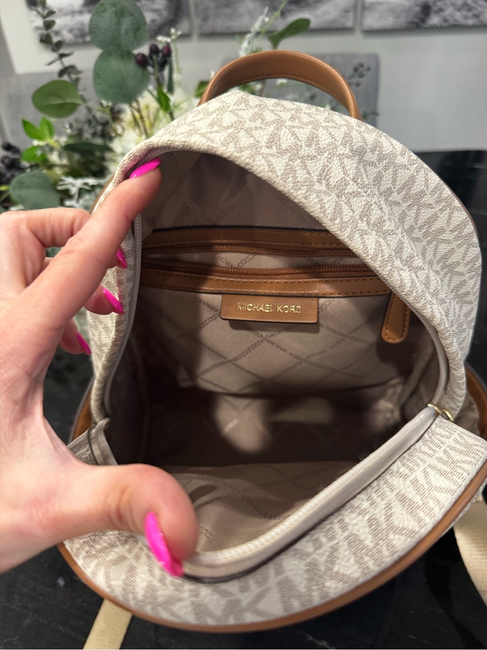 Michael Kors Bex Signature Backpack with matching JetSet Wallet -Vanilla/Acorn - Picture 5 of 6